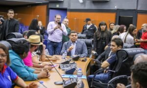 ALERR articula negociação entre governo e sindicatos durante paralisação de servidores