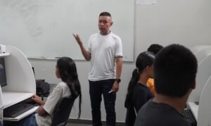 Escolegis oferece 120 vagas para cursos de informática intermediário e avançado