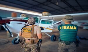 Operação da PF contra garimpo ilegal resulta em 16 prisões e apreensão de aeronave em Roraima