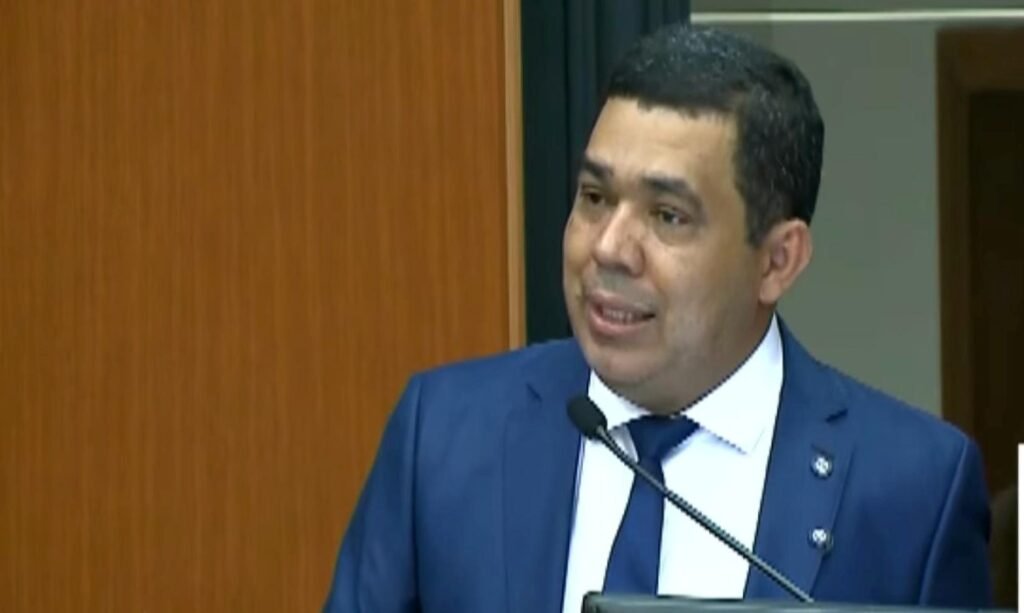 Soldado Sampaio assume governo de Roraima após TSE cassar mandato de Damião