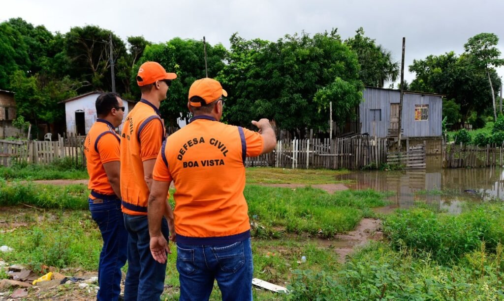 Chuva intensa causa alagamentos em Boa Vista e mobiliza Defesa Civil