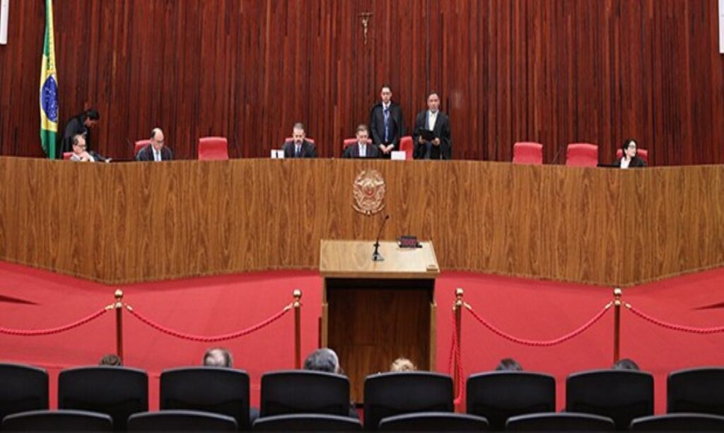 TSE mantém cassação da chapa de 2022 e aguarda decisão do STF antes de definir diplomação em Roraima